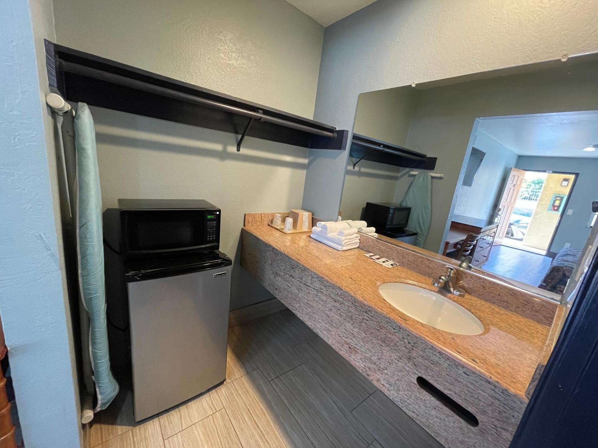 Travelers Inn Castro Valley Eksteriør billede